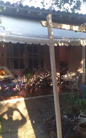 Casa à venda com 360m², 4 quartos e 4 vagas Casa à venda com 360m², 4 quartos e 4 vagasÁrea externa