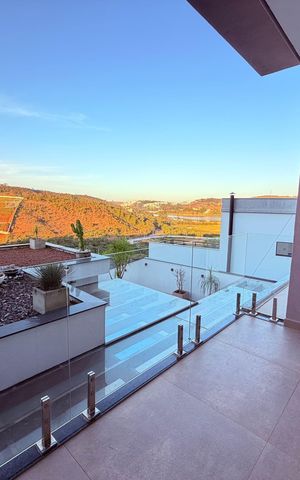 Casa para alugar com 730m², 4 quartos e 3 vagas Casa para alugar com 730m², 4 quartos e 3 vagasVaranda