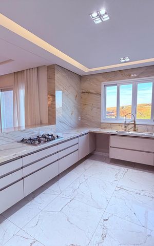 Casa para alugar com 730m², 4 quartos e 3 vagas Casa para alugar com 730m², 4 quartos e 3 vagasCozinha
