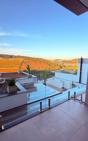Casa para alugar com 730m², 4 quartos e 3 vagas Casa para alugar com 730m², 4 quartos e 3 vagasVaranda