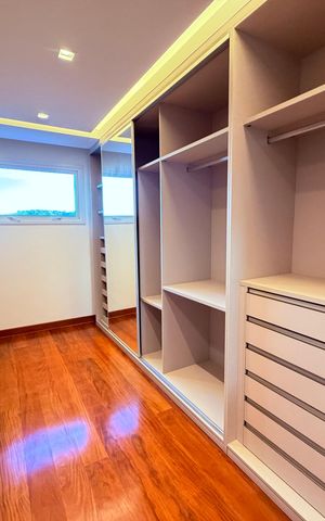 Casa para alugar com 730m², 4 quartos e 3 vagas Casa para alugar com 730m², 4 quartos e 3 vagasQuarto 1