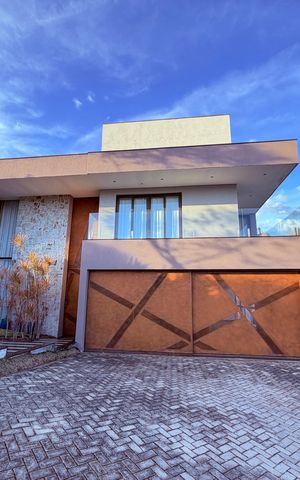 Casa para alugar com 730m², 4 quartos e 3 vagas Casa para alugar com 730m², 4 quartos e 3 vagasFachada