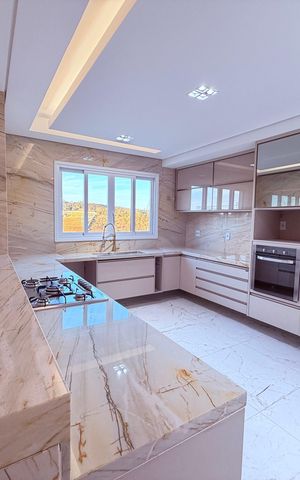 Casa para alugar com 730m², 4 quartos e 3 vagas Casa para alugar com 730m², 4 quartos e 3 vagasCozinha