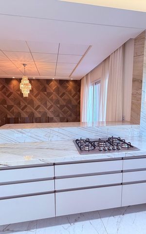 Casa para alugar com 730m², 4 quartos e 3 vagas Casa para alugar com 730m², 4 quartos e 3 vagasCozinha