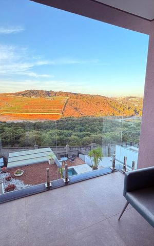 Casa para alugar com 730m², 4 quartos e 3 vagas Casa para alugar com 730m², 4 quartos e 3 vagasVaranda