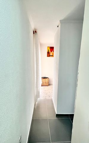 Casa para alugar com 379m², 7 quartos e 3 vagas Casa para alugar com 379m², 7 quartos e 3 vagasCorredor