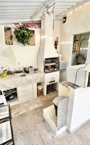 Casa para alugar com 379m², 7 quartos e 3 vagas Casa para alugar com 379m², 7 quartos e 3 vagasÁrea comum - Churrasqueira