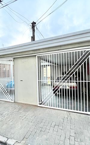 Casa para alugar com 379m², 7 quartos e 3 vagas Casa para alugar com 379m², 7 quartos e 3 vagasFachada