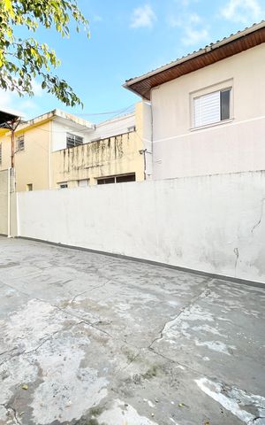 Casa para alugar com 379m², 7 quartos e 3 vagas Casa para alugar com 379m², 7 quartos e 3 vagasQuintal 2