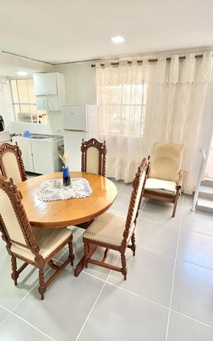 Casa para alugar com 379m², 7 quartos e 3 vagas Casa para alugar com 379m², 7 quartos e 3 vagasSala/Cozinha