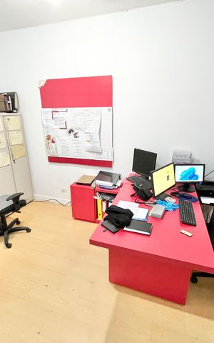 Casa para alugar com 379m², 7 quartos e 3 vagas Casa para alugar com 379m², 7 quartos e 3 vagasSala 3