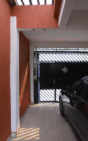 Casa à venda com 120m², 2 quartos e 2 vagas