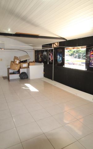 Casa para alugar com 300m², 3 quartos e 8 vagasÁrea de Serviço