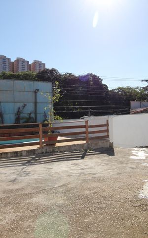 Casa para alugar com 300m², 3 quartos e 8 vagasQuintal