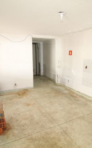 Casa para alugar com 300m², 3 quartos e 8 vagasSala Quintal