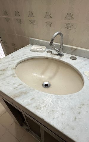 Casa à venda com 500m², 2 quartos e 3 vagasBanheiro Social
