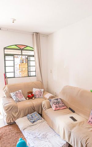 Casa à venda com 242m², 3 quartos e 4 vagas Casa à venda com 242m², 3 quartos e 4 vagasSala/ Casa 02