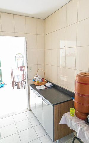 Casa à venda com 242m², 3 quartos e 4 vagas Casa à venda com 242m², 3 quartos e 4 vagasCozinha