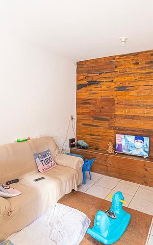 Casa à venda com 242m², 3 quartos e 4 vagas Casa à venda com 242m², 3 quartos e 4 vagasSala/ Casa 02