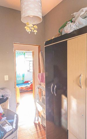 Casa à venda com 242m², 3 quartos e 4 vagas Casa à venda com 242m², 3 quartos e 4 vagasQuarto 2