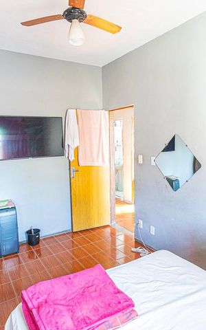 Casa à venda com 242m², 3 quartos e 4 vagas Casa à venda com 242m², 3 quartos e 4 vagasQuarto 1