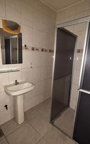 Apartamento à venda com 74m², 2 quartos e sem vaga Apartamento à venda com 74m², 2 quartos e sem vagaBanheiro 1