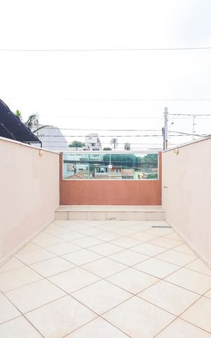 Casa para alugar com 150m², 2 quartos e 2 vagasSacada da Sala