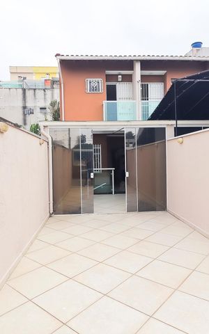 Casa para alugar com 150m², 2 quartos e 2 vagasSacada da Sala