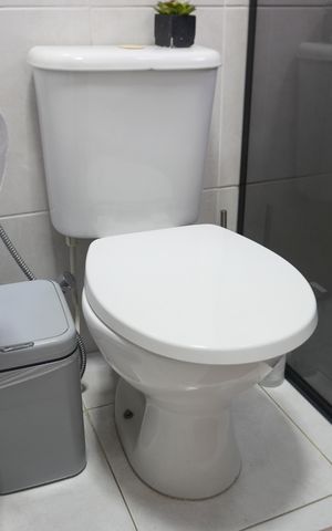 Casa à venda com 150m², 2 quartos e 2 vagasBanheiro da Suíte 1