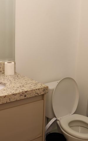Apartamento à venda com 60m², 2 quartos e 2 vagasBanheiro do corredor