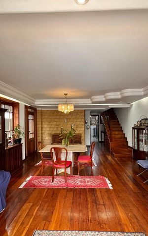 Casa de condomínio à venda com 145m², 4 quartos e 2 vagas Casa de condomínio à venda com 145m², 4 quartos e 2 vagasSala