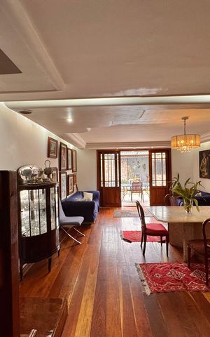Casa de condomínio à venda com 145m², 4 quartos e 2 vagas Casa de condomínio à venda com 145m², 4 quartos e 2 vagasSala