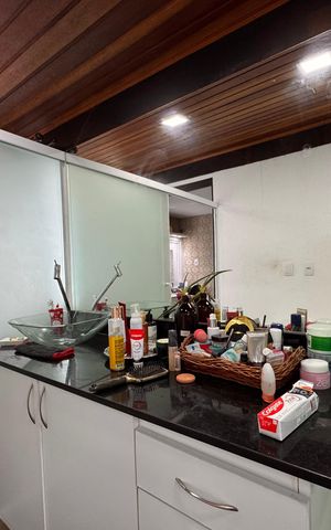 Casa de condomínio à venda com 145m², 4 quartos e 2 vagas Casa de condomínio à venda com 145m², 4 quartos e 2 vagasSuíte 1 - Banheiro