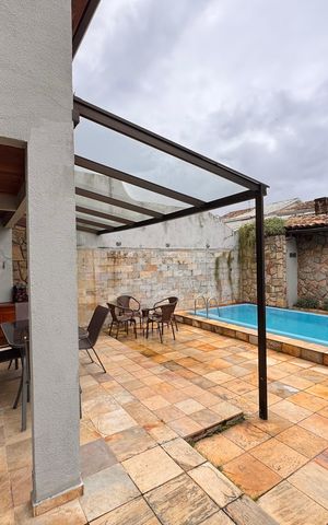 Casa de condomínio à venda com 145m², 4 quartos e 2 vagas Casa de condomínio à venda com 145m², 4 quartos e 2 vagasÁrea externa