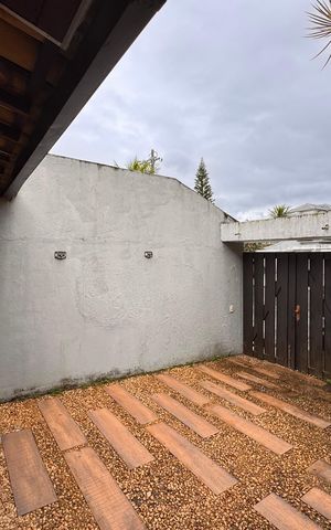 Casa de condomínio à venda com 145m², 4 quartos e 2 vagas Casa de condomínio à venda com 145m², 4 quartos e 2 vagasÁrea externa