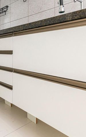 Apartamento à venda com 52m², 2 quartos e 1 vaga Apartamento à venda com 52m², 2 quartos e 1 vagaCozinha - Armários