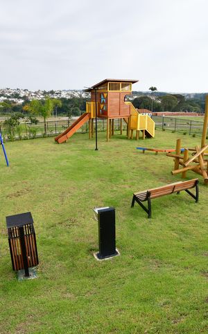 Casa de condomínio à venda com 586m², 4 quartos e 4 vagasÁrea comum - Playground