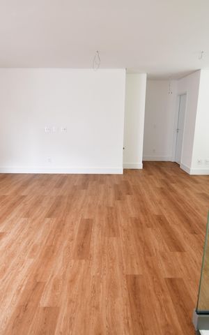 Casa de condomínio à venda com 586m², 4 quartos e 4 vagasSala / Mezanino