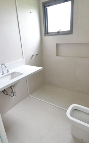 Casa de condomínio à venda com 586m², 4 quartos e 4 vagasBanheiro Suíte