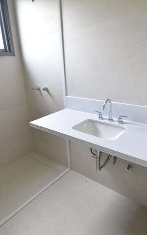 Casa de condomínio à venda com 586m², 4 quartos e 4 vagasBanheiro Suíte