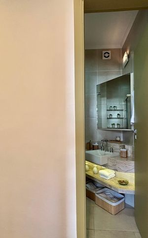 Apartamento à venda com 72m², 2 quartos e sem vaga Apartamento à venda com 72m², 2 quartos e sem vagaBanheiro social