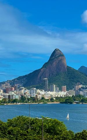 Apartamento à venda com 72m², 2 quartos e sem vaga Apartamento à venda com 72m², 2 quartos e sem vagaSala - vista livre para a lagoa