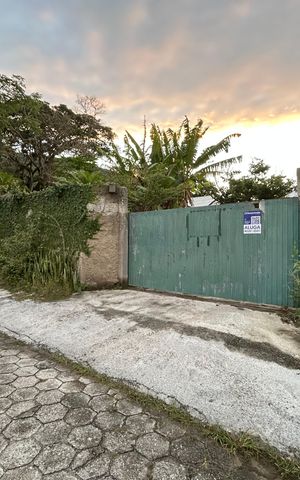 Casa de condomínio para alugar com 149m², 2 quartos e 3 vagas Casa de condomínio para alugar com 149m², 2 quartos e 3 vagasFachada