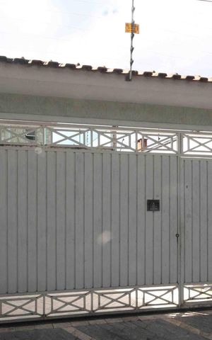 Casa à venda com 180m², 3 quartos e 4 vagas