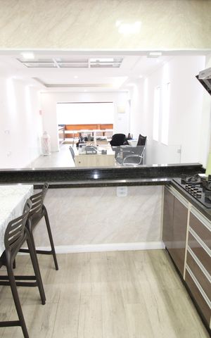 Casa para alugar com 284m², 3 quartos e 5 vagasSala / Cozinha