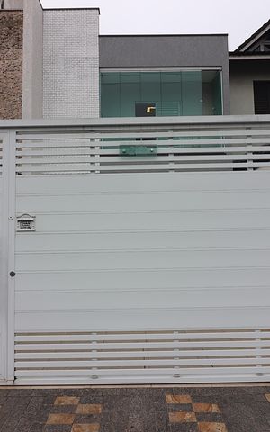 Casa à venda com 200m², 3 quartos e 4 vagasFachada
