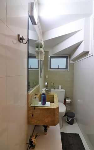 Casa à venda com 200m², 3 quartos e 4 vagasSuíte 3 Banheiro 
