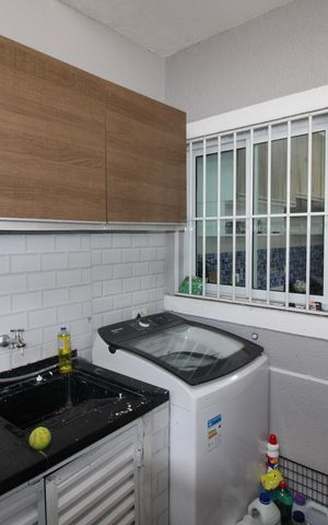 Casa de condomínio à venda com 67m², 2 quartos e 1 vagaÁrea de Serviço