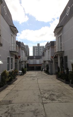 Casa de condomínio à venda com 67m², 2 quartos e 1 vagaÁrea Comum