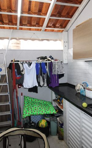 Casa de condomínio à venda com 67m², 2 quartos e 1 vagaÁrea de Serviço